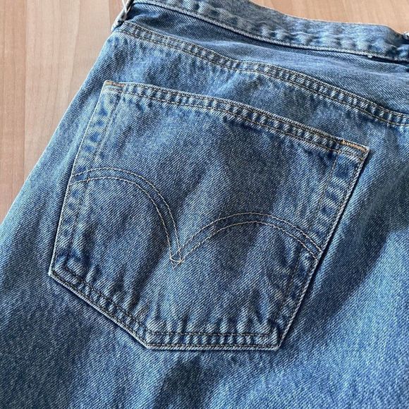 Levi's 501 Light Blue Jeans (Men's Size 38x32) Levi Strauss actual 35x27 (0365) - Picture 8 of 10